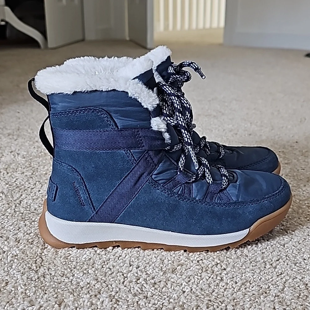 Sorel boots - Picture 2 of 4